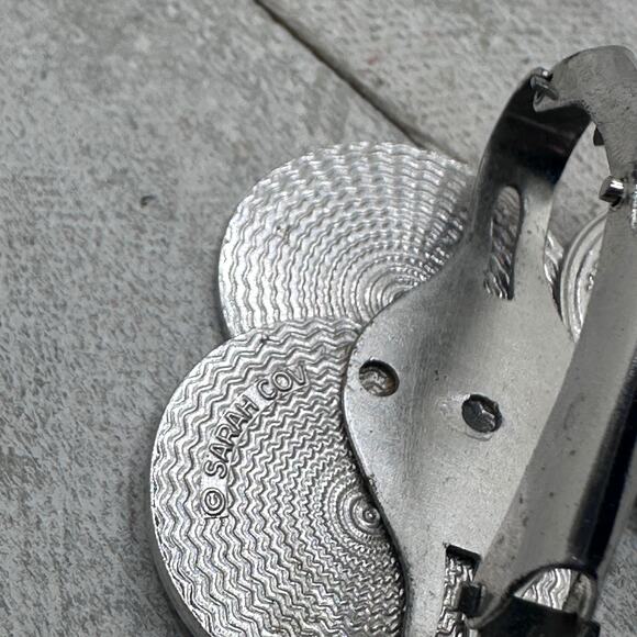 VTG 1970 Sarah Coventry Napoleon Coin Scarf Keeper #6295 Silvertone Dress Clip - Picture 6 of 7